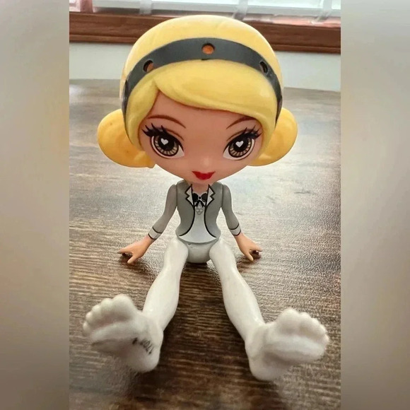 RETIRED: Mattel | Kuu Kuu Harajuku Doll - Picture 4 of 10